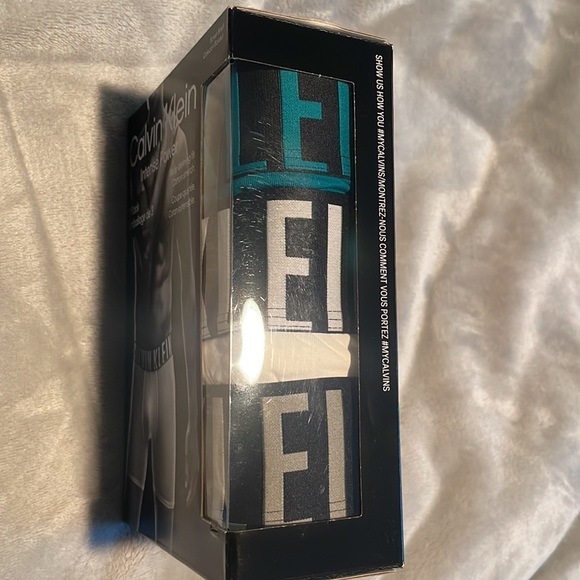 Calvin Klein Intense Power - Picture 4 of 4